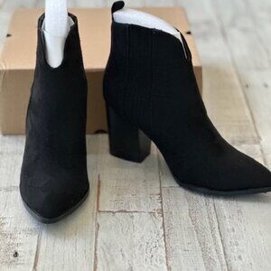 Western Booties Pointed Toe Slip on Suede Black NIB